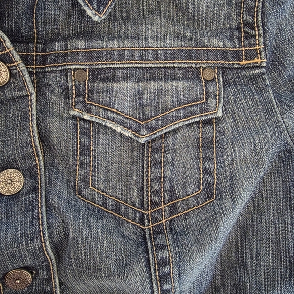 Vintage Denim Jean Jacket – Button Up Distressed Wash - Picture 4 of 11